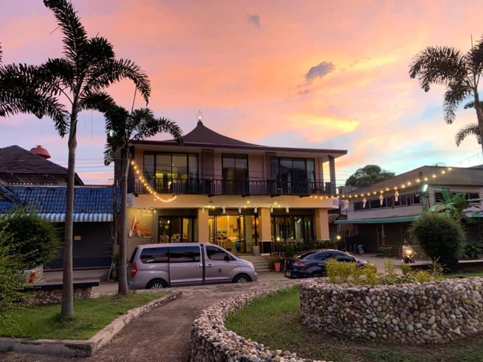Mae Ai Saranya River House สรัญญาริเวอร์เฮาส์ מראה חיצוני תמונה
